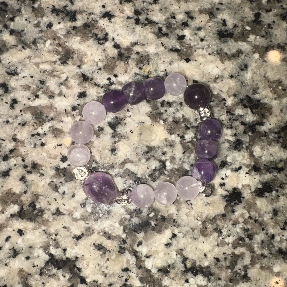 REAL Amethyst Bracelet. No DYE 100% natural color